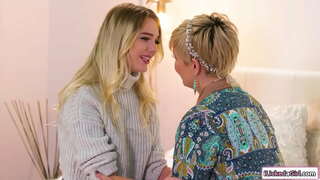 ���იდი მკერდი, უკანალი, პატარა მკერდი, ლესბო გოგონა