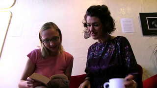 Lesbiene curvele dracului - hairy bush