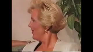 דערוואַקסן 50 יאר גאַנגבאַנג זי איז באַלעבאָס הייס האָרני פרויען