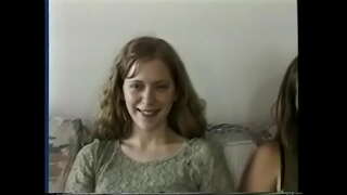 Esmer hottie en iyi kız arkadaşı tarafından tadı onu süper tüylü kedi alır