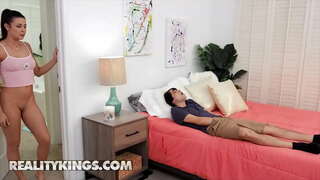 Хандар нақтылық - ҚР Прайм - қыз алып қашу Рокет, Рикки Спаниш - Липкое отырғышы