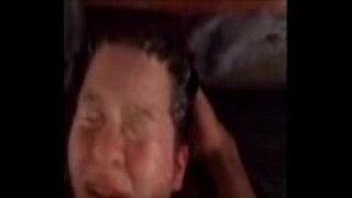 повраћа жели јебе уста