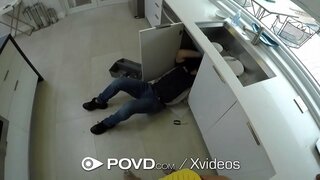 Gedé dick slides kana ketang brunette pussy