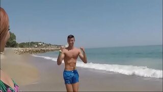 Млада Китти ли је лав воли зајебавај се са момцима у центру земље!