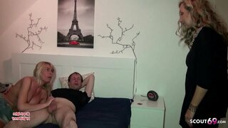 ���වට කාලයක් MILF සමග මෙගා පියයුරු අල්ලා ඔබේ හොඳම මිතුරා වන විට සිදු කරමින් හා පැහැයට Threesome ගැන කතා කරන්න