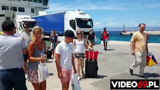 Ǆ�料男女別の映画のフェリーのホテル-サラを行う[ピックアップ]