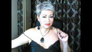 Pasakains krievijas MILF t .viņas salds cunt nežēlīgi karstā privāto šovu...